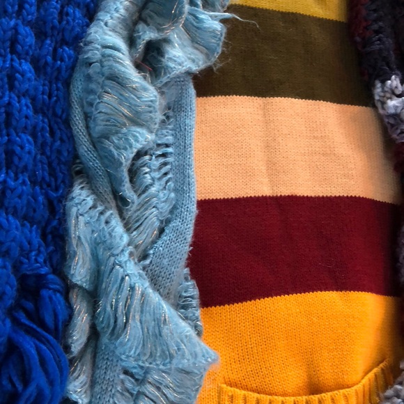 LOT of scarves - Picture 4 of 8